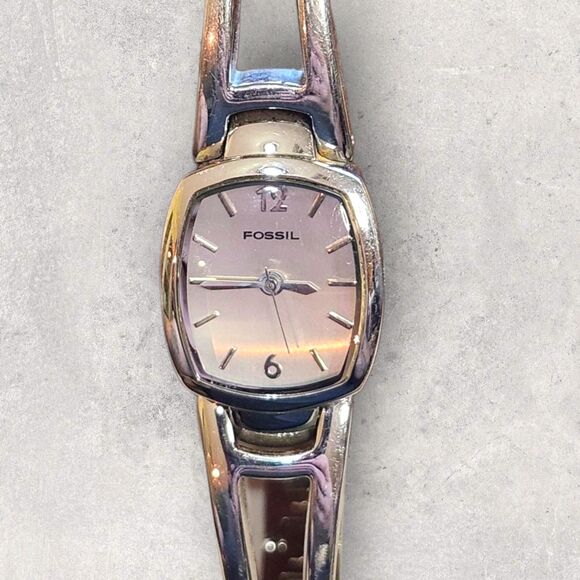Women’s Vintage Fossil F2 Bracelet Watch Silver-Tone Oval Face Untested Parts - Picture 1 of 7